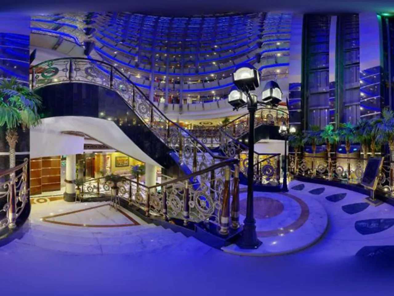 Leader Al muna kareem