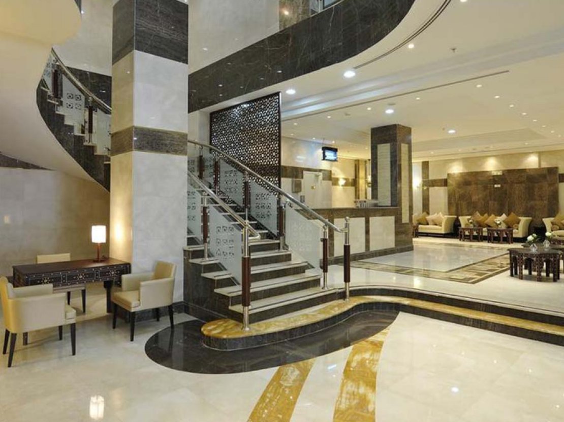 3 Star 14 Nights December Holidays Umrah Package 2023